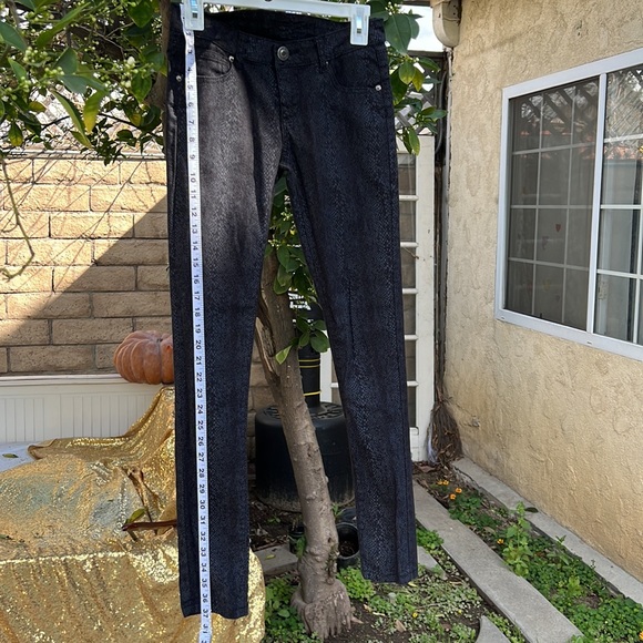 Rue21 snakeskin print skinny jeans 5/6 - Picture 7 of 8